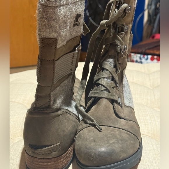 Sorel Shoes - Sorel leather/wool zip/lace ladies boots NWOT.   Size 11.